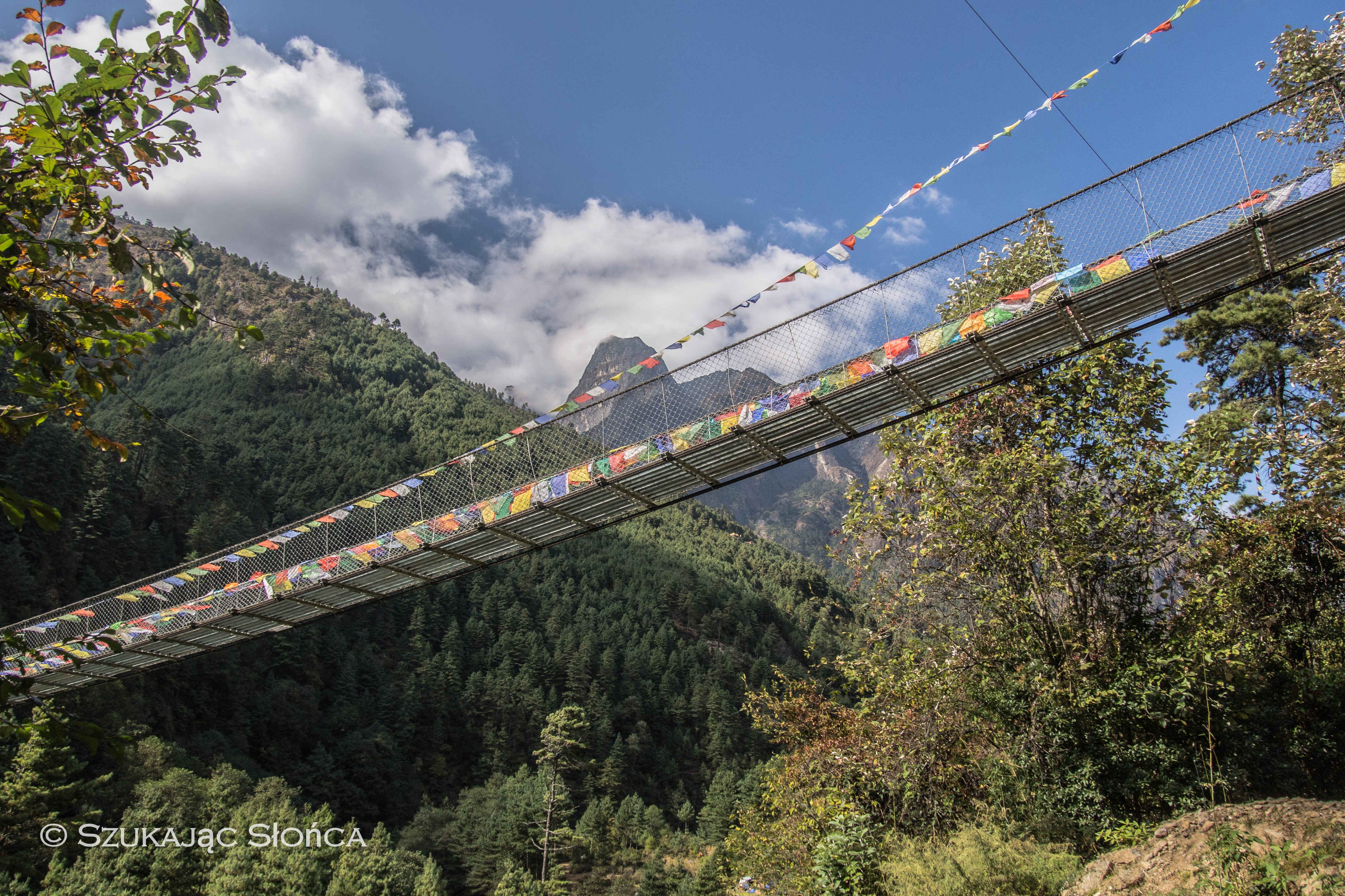most wiszący Himalaje trekking
